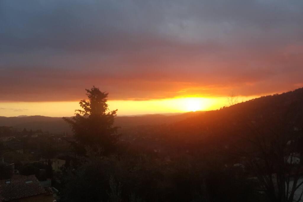 De 1 A 6 Avec Terrasse Solarium, Vue Panoramique Et Parking Gratuit Apartment Grasse Exterior foto