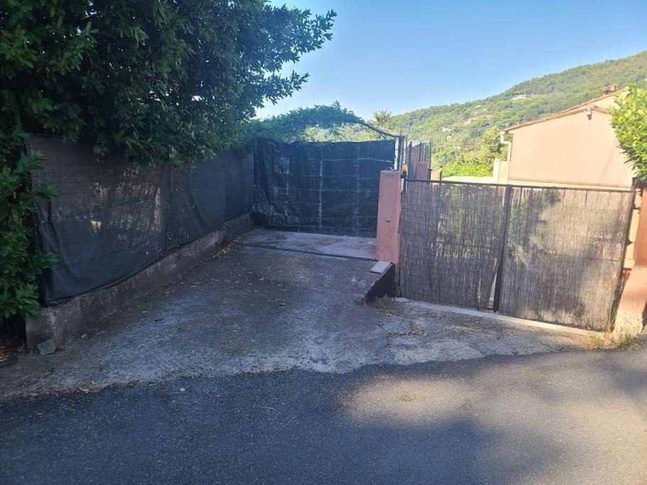De 1 A 6 Avec Terrasse Solarium, Vue Panoramique Et Parking Gratuit Apartment Grasse Exterior foto