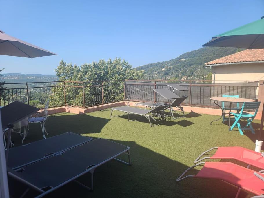 De 1 A 6 Avec Terrasse Solarium, Vue Panoramique Et Parking Gratuit Apartment Grasse Exterior foto